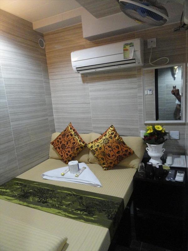 Deluxe Double Room Shower