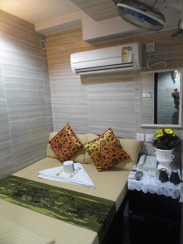 Deluxe Double Room Shower