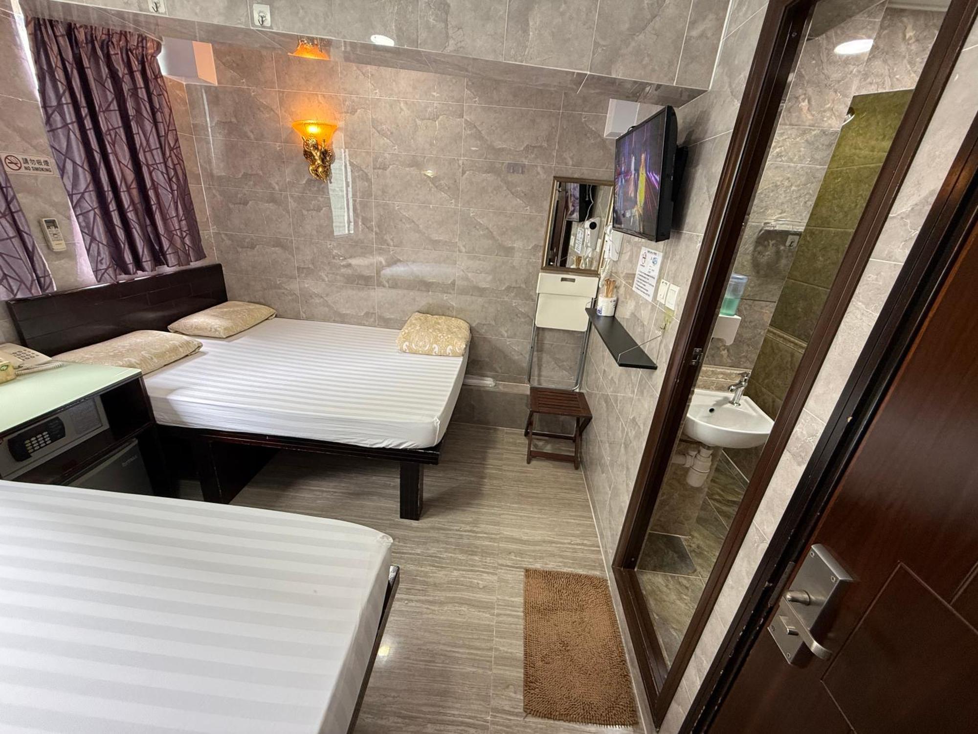 Deluxe Family Room