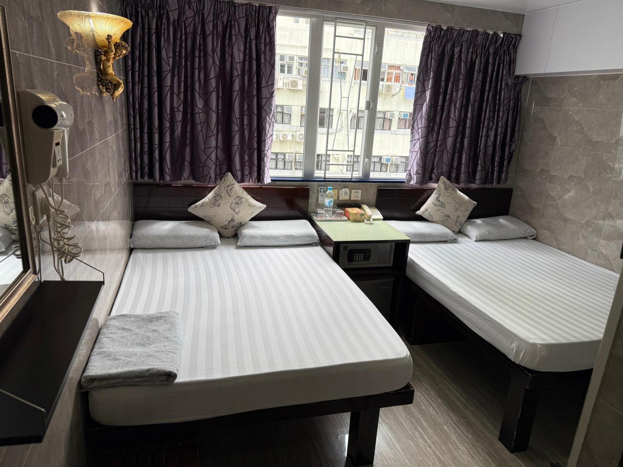 Deluxe Family Room