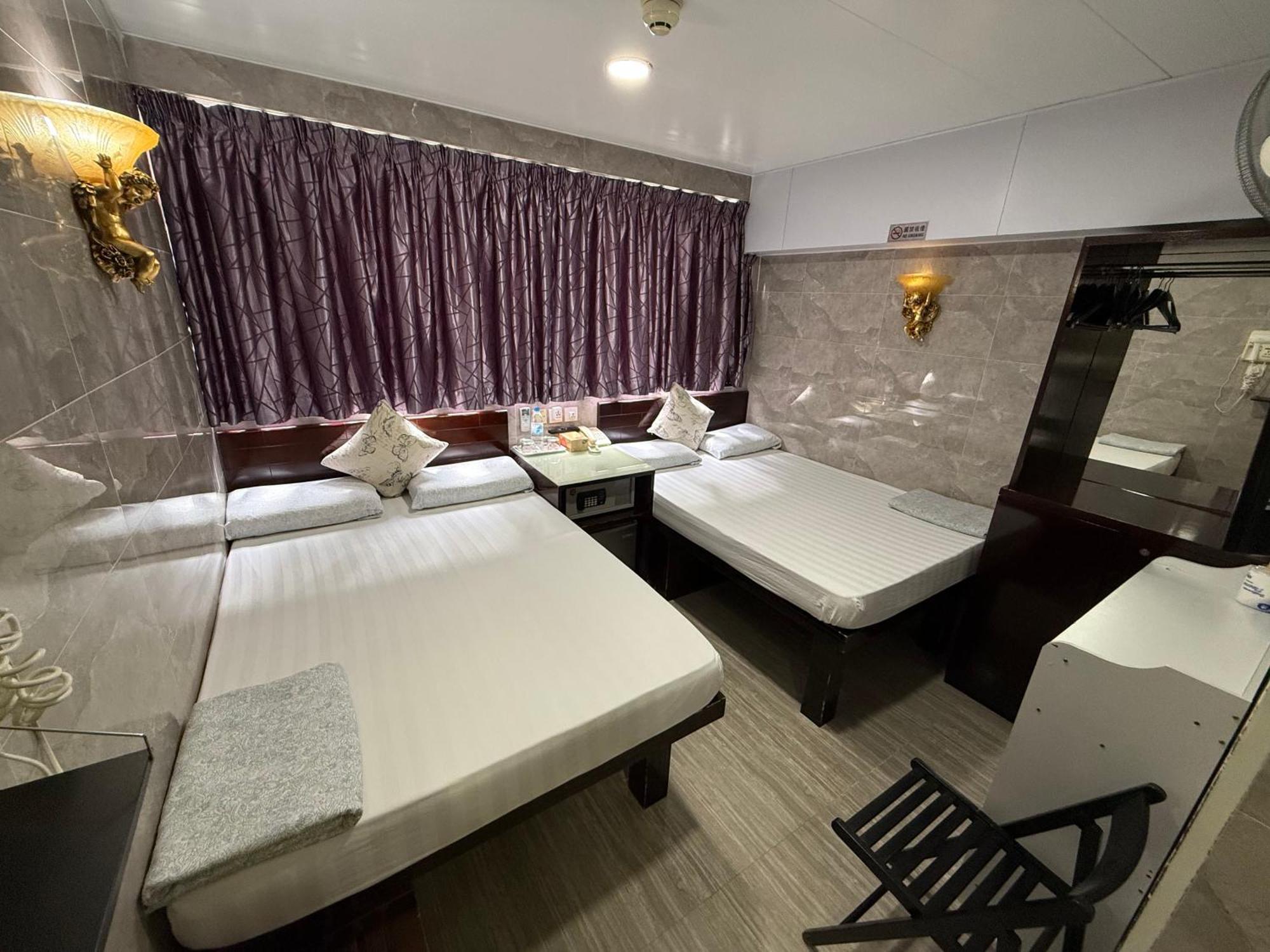 Deluxe Family Room