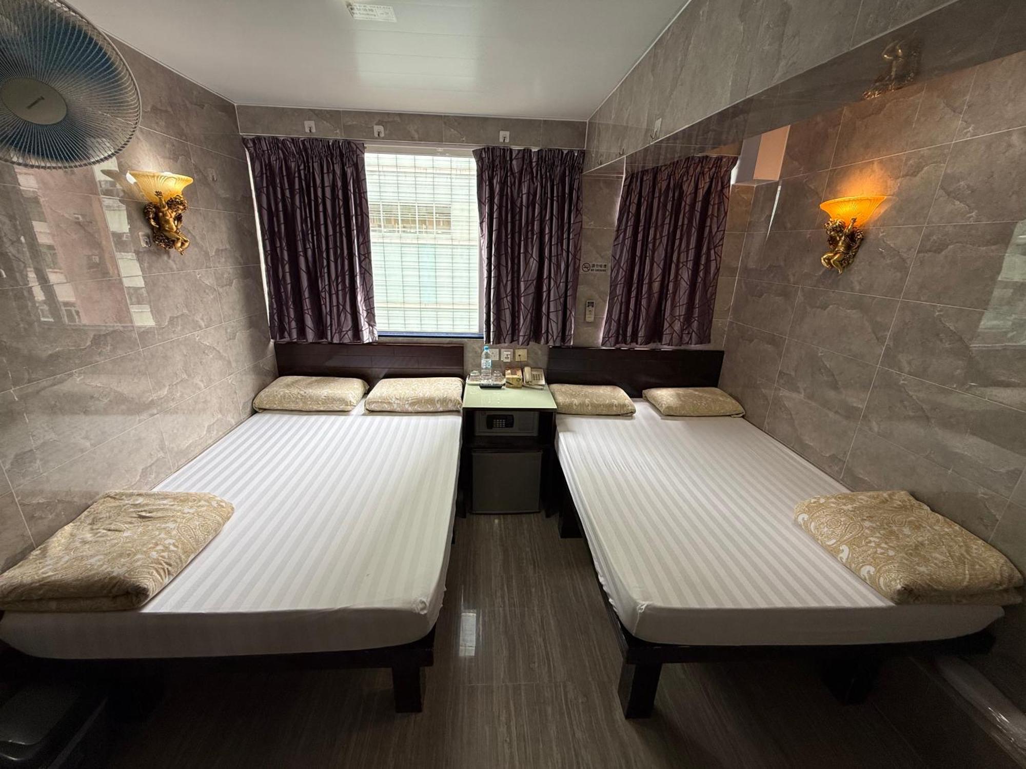 Deluxe Family Room