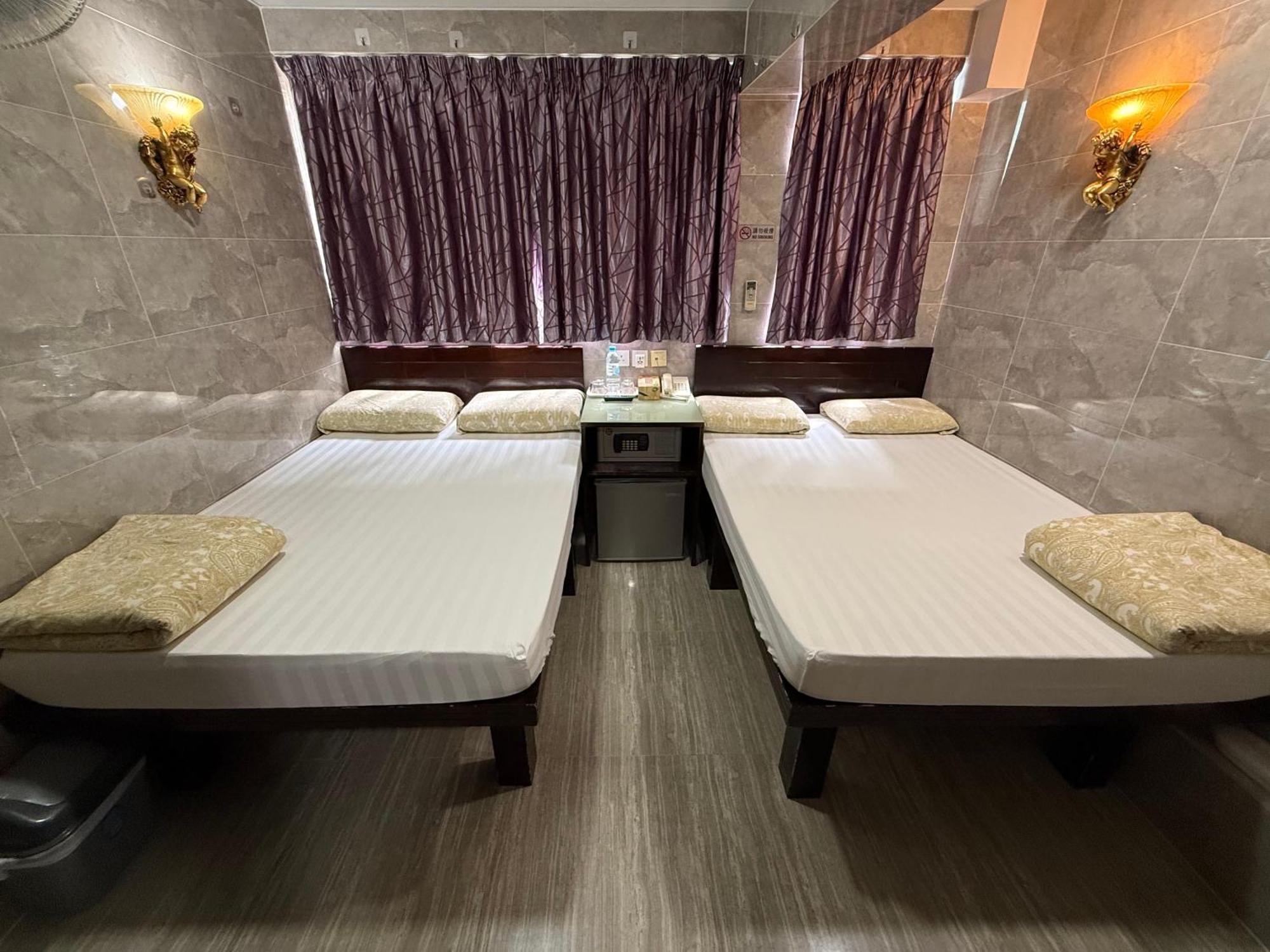 Deluxe Family Room