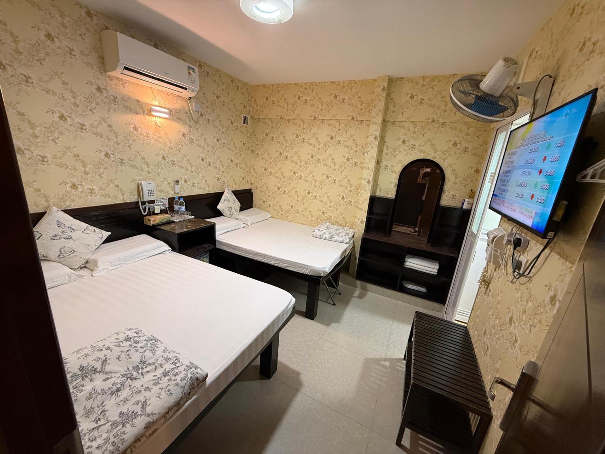 Deluxe Family Room