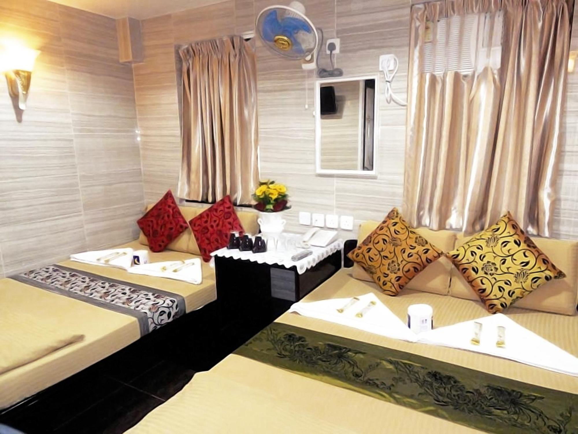 Family Room Private Bathroom