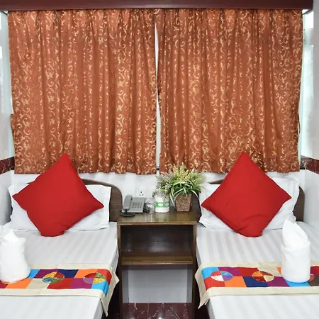 Traveller'S Hostel-3